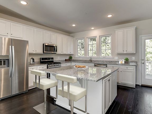 Stunning Gourmet Kitchen