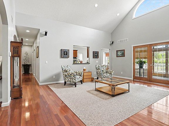 5th image of 765 Cornell Rd