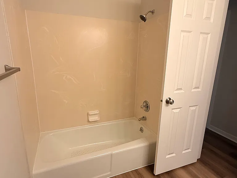 205 Hilltop Cir — Photo 10