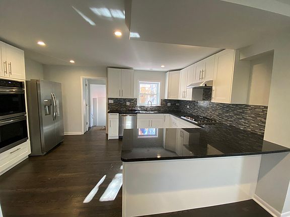 4th image of 7256 N Kilpatrick Ave