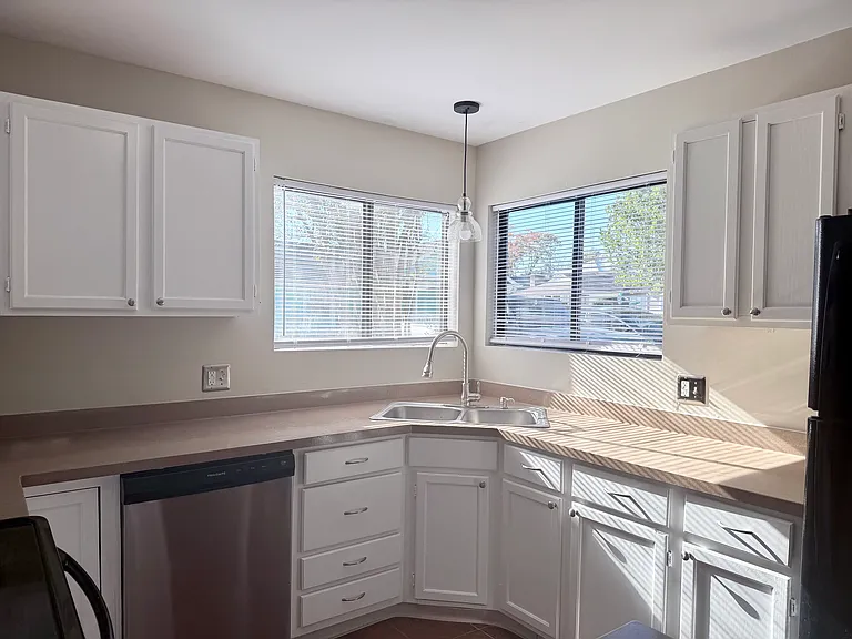 6517 Valene Ct — Photo 10