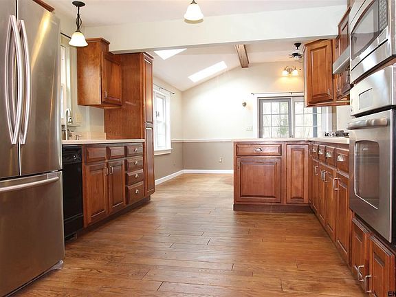 4th image of 1 Woodside Dr