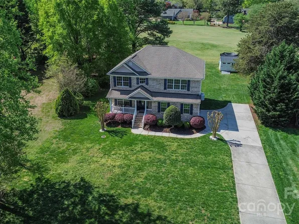 136 Wood Duck Loop, Mooresville, NC 28117