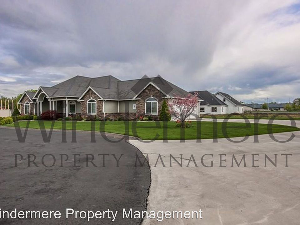 1st image of 99 Linda Ln