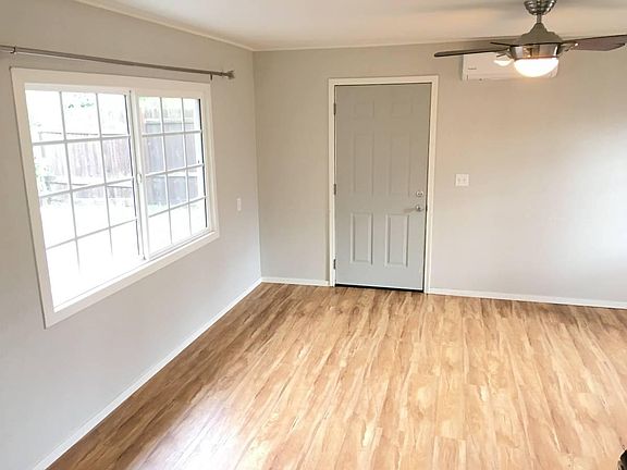 2nd image of 5959 Hilltop Dr