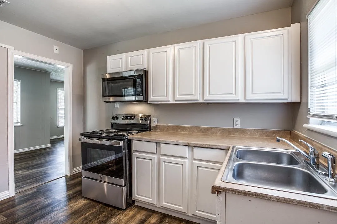 516 Highland Dr — Photo 1
