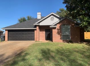605 Indian Springs Dr, Waco, TX 76708