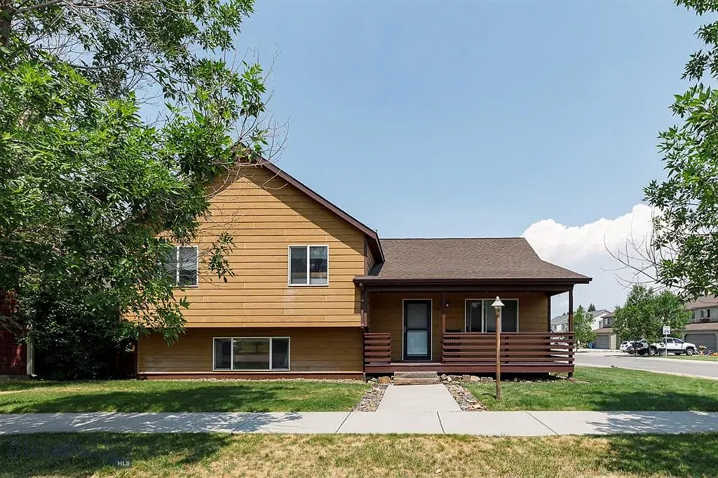 719 Green Tree Dr — Photo 1