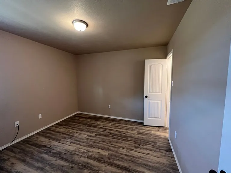 2503 N Avenue O — Photo 18
