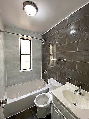 5th image of 215 E 164th St APT 2S