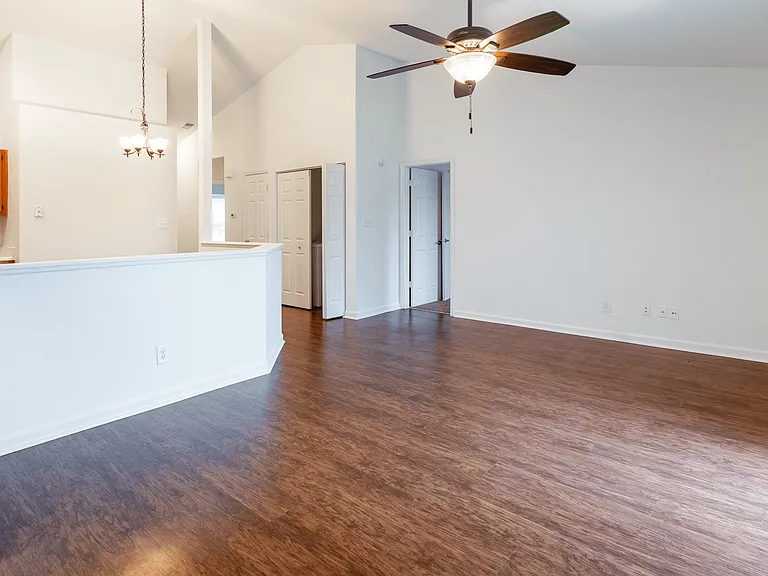 Barton Farms Apartments and Duplexes — Photo 42