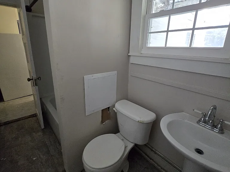 157 Bloomingdale Ave #1 — Photo 4