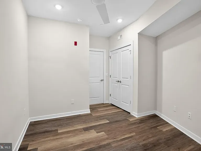 4217 Chestnut St #304 — Photo 19