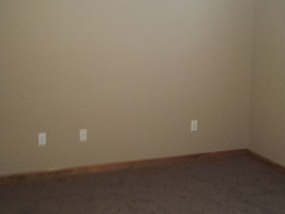 Master bedroom walk-n closet