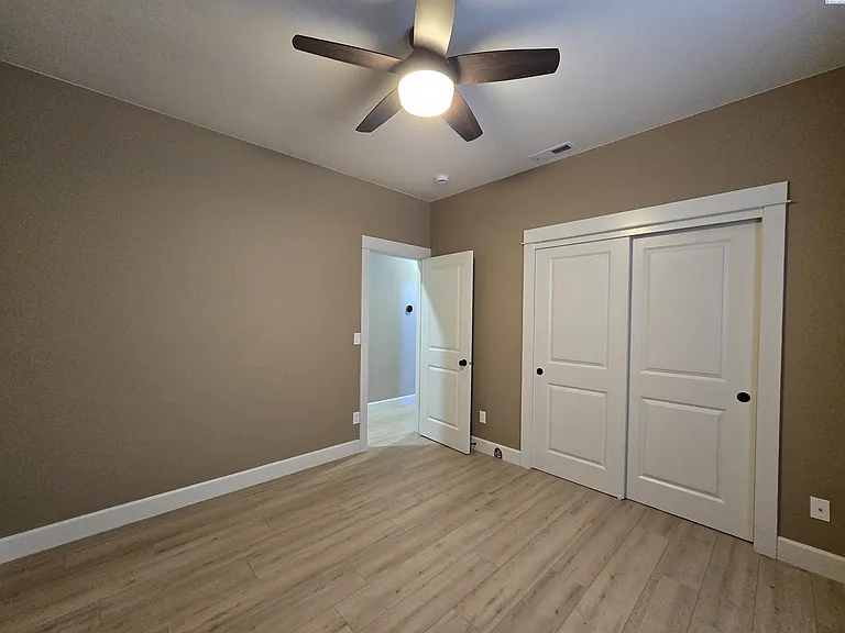 2914 Karlee Dr — Photo 29
