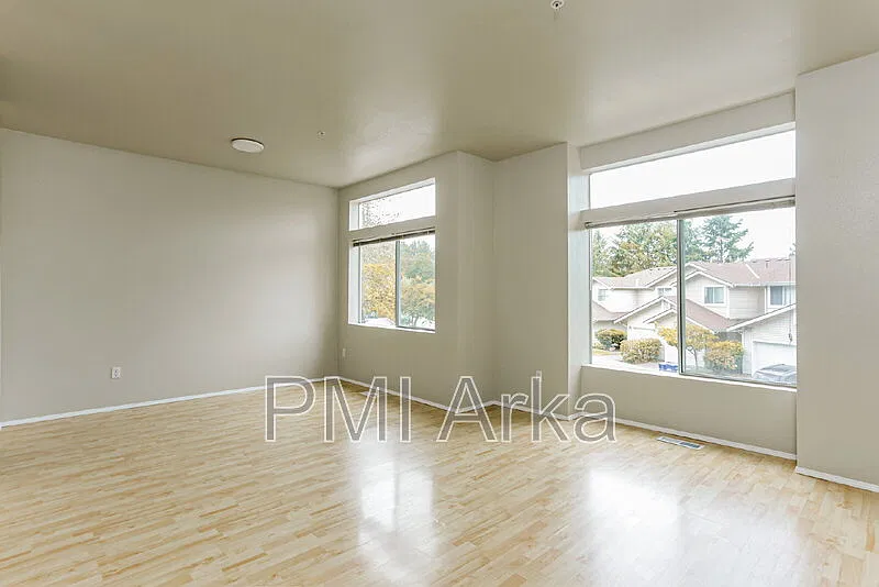 3 bed, 2.5 bath, 1428 sqft, $3,495 — Photo 4