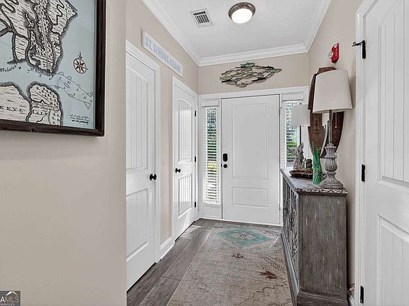 3rd image of 105 Reserve Lane St