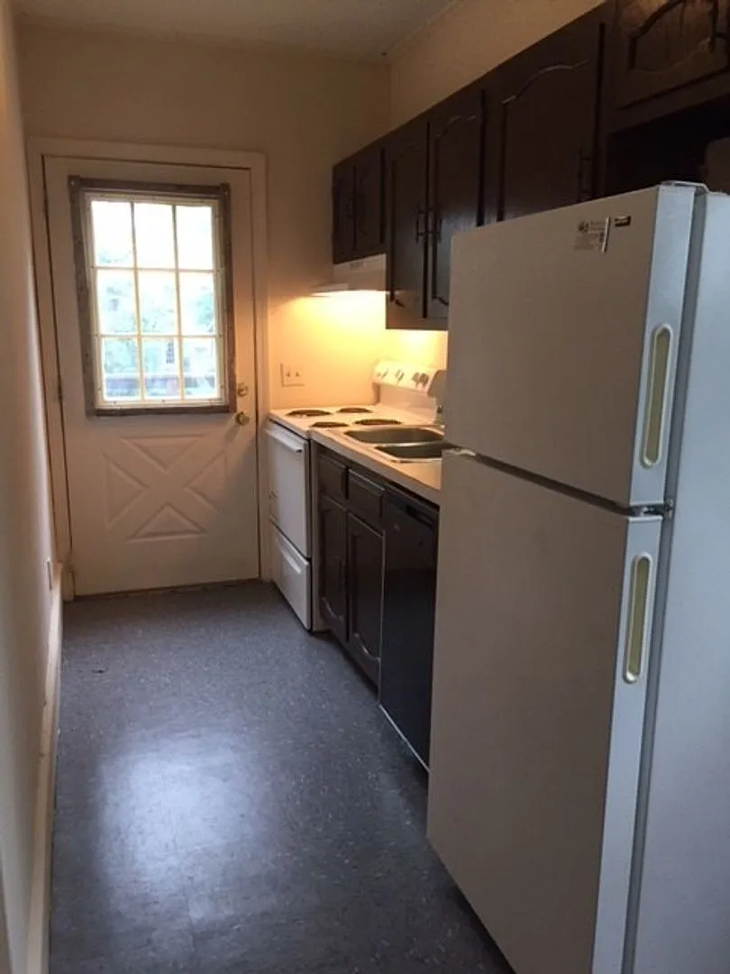 180 Edwards St — Photo 3