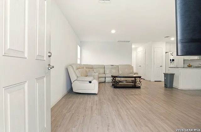 4 bed, 2.0 bath, 1500 sqft, $1,650 — Photo 4