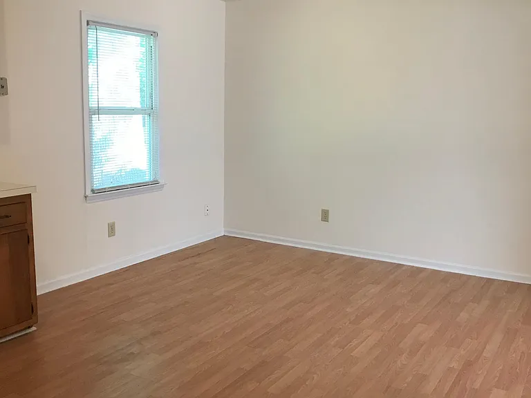 322 S Center St — Photo 3