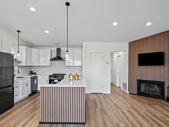 2nd image of 11112 S Heritage Dr #3B