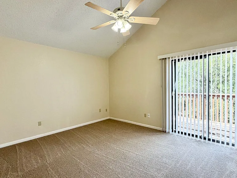 1703 Horseshoe Cir — Photo 7