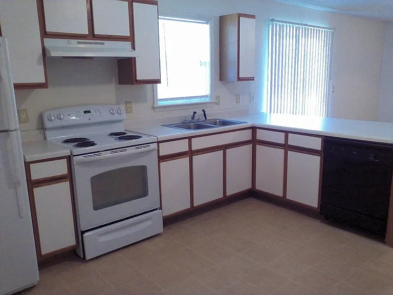 49 Mare Ct #B — Photo 4