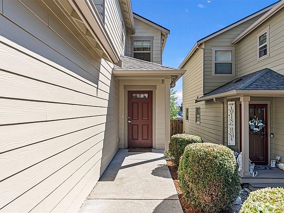 3rd image of 396 NE Inspiration Street