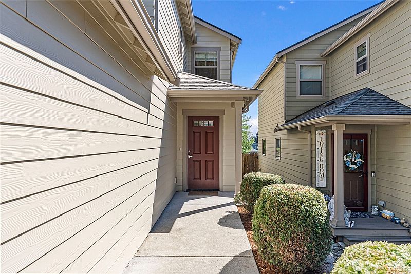 3rd image of 396 NE Inspiration Street
