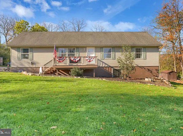 486 Ridge Rd, Mill Hall, PA 17751