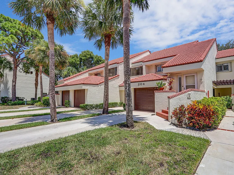 204 Sea Oats Dr #F — Photo 2