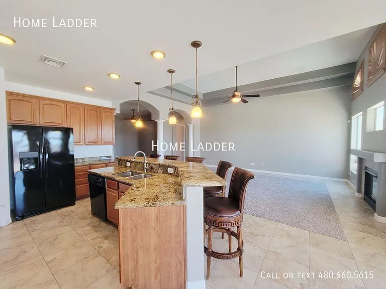 9030 S 10th Dr — Photo 9