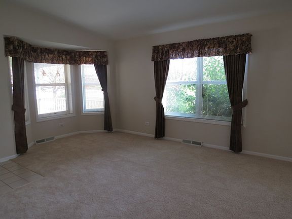 3rd image of 1 Saratoga Ct
