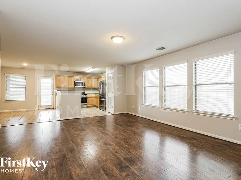 29311 Legends Hill Dr — Photo 10