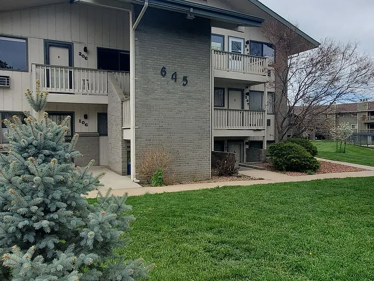 645 Manhattan Pl #307 — Photo 2