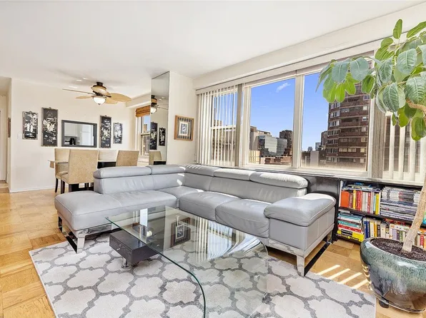 305 E 24th St APT 18M, Manhattan, NY 10010