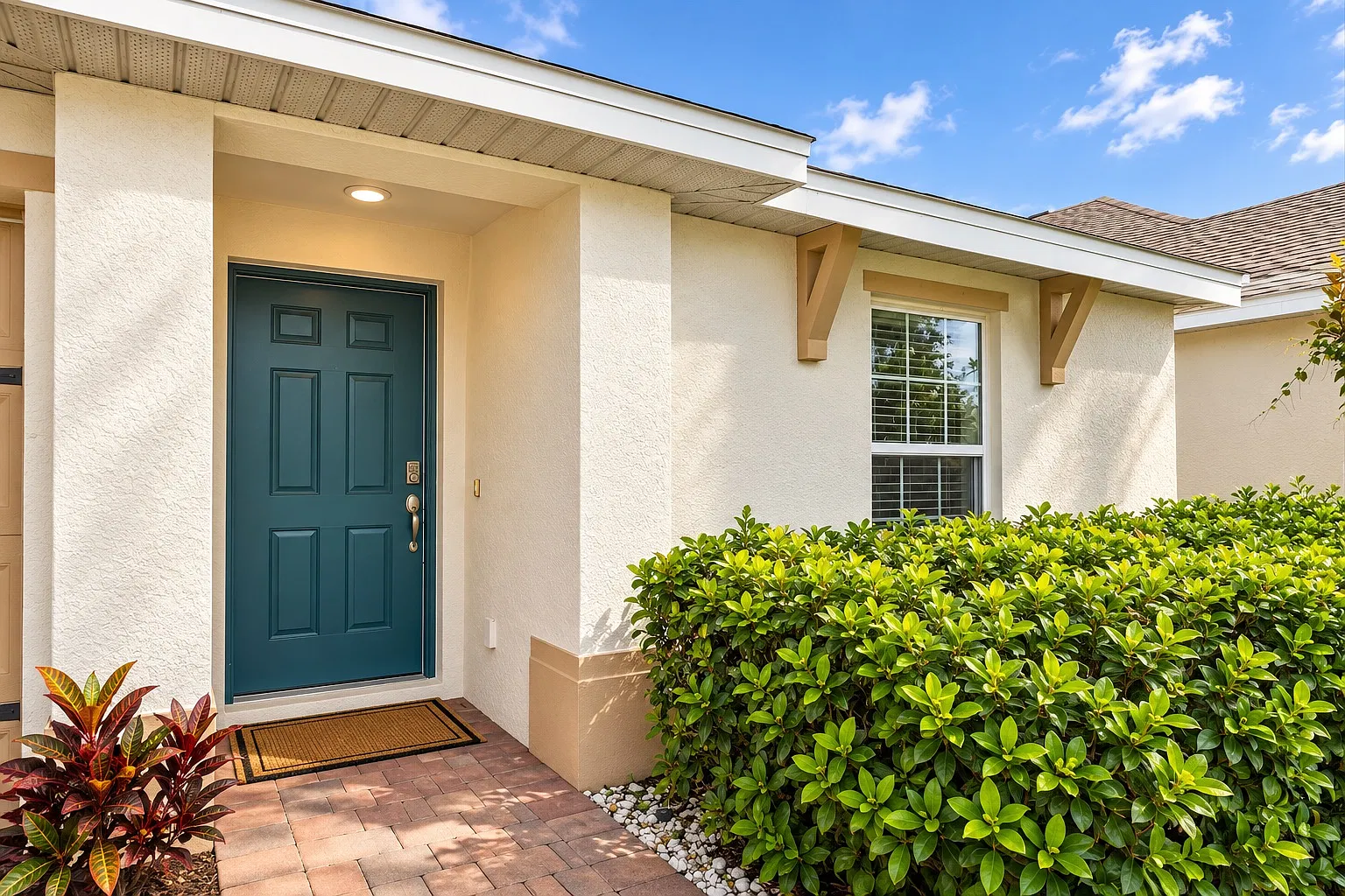 4 bed, 1499 sqft, $2,100 — Photo 2