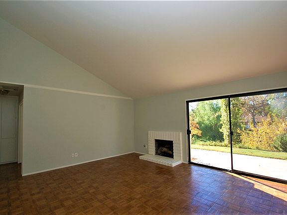 5th image of 761 Lazy Circle Dr