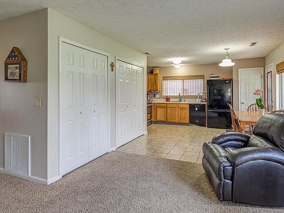 2nd image of 4638 Olde Park Dr