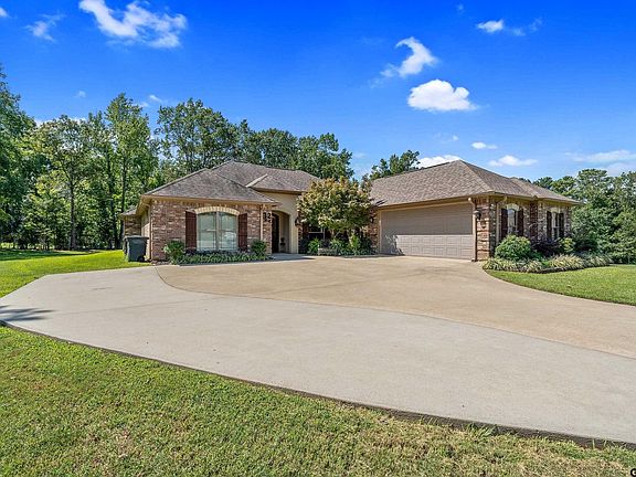 3rd image of 140 Creek Dr