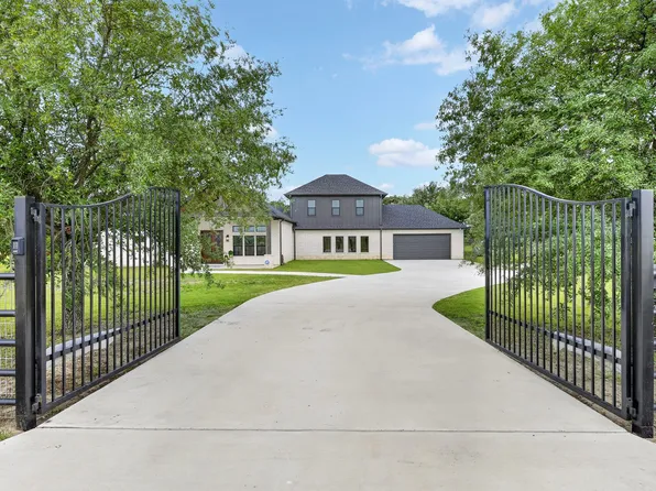 10373 Bobbie Ln, Pilot Point, TX 76258