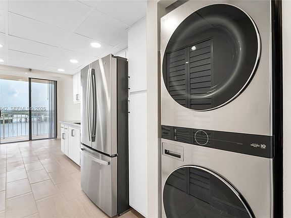 5th image of 290 174th St APT 1519