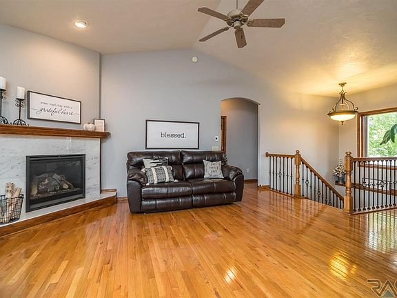 3rd image of 5009 S Winston Ln