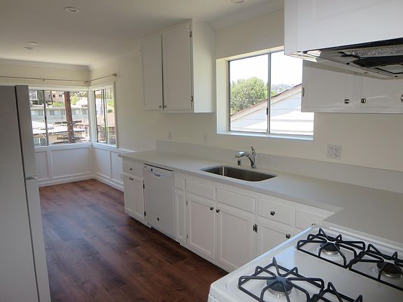 5th image of 2602 Griffith Park Blvd
