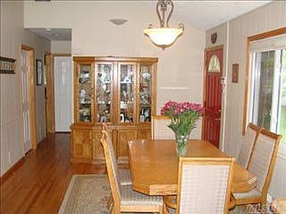 5th image of 2 Bromley Pl