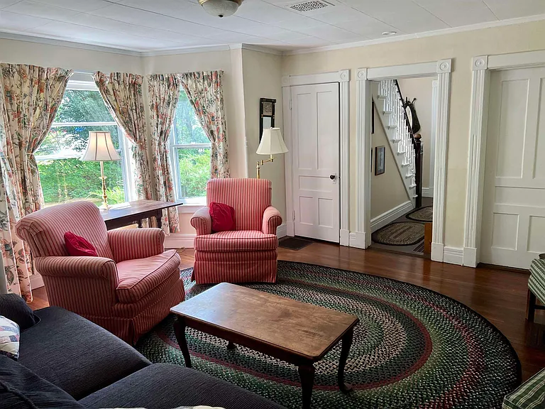 78 Franklin Ave — Photo 8