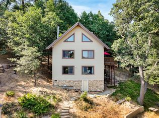 20 Oak Leaf Ln, Running Springs, CA 92382