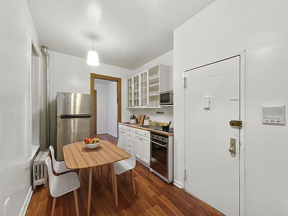 3rd image of 1726 Amsterdam Ave APT 2C
