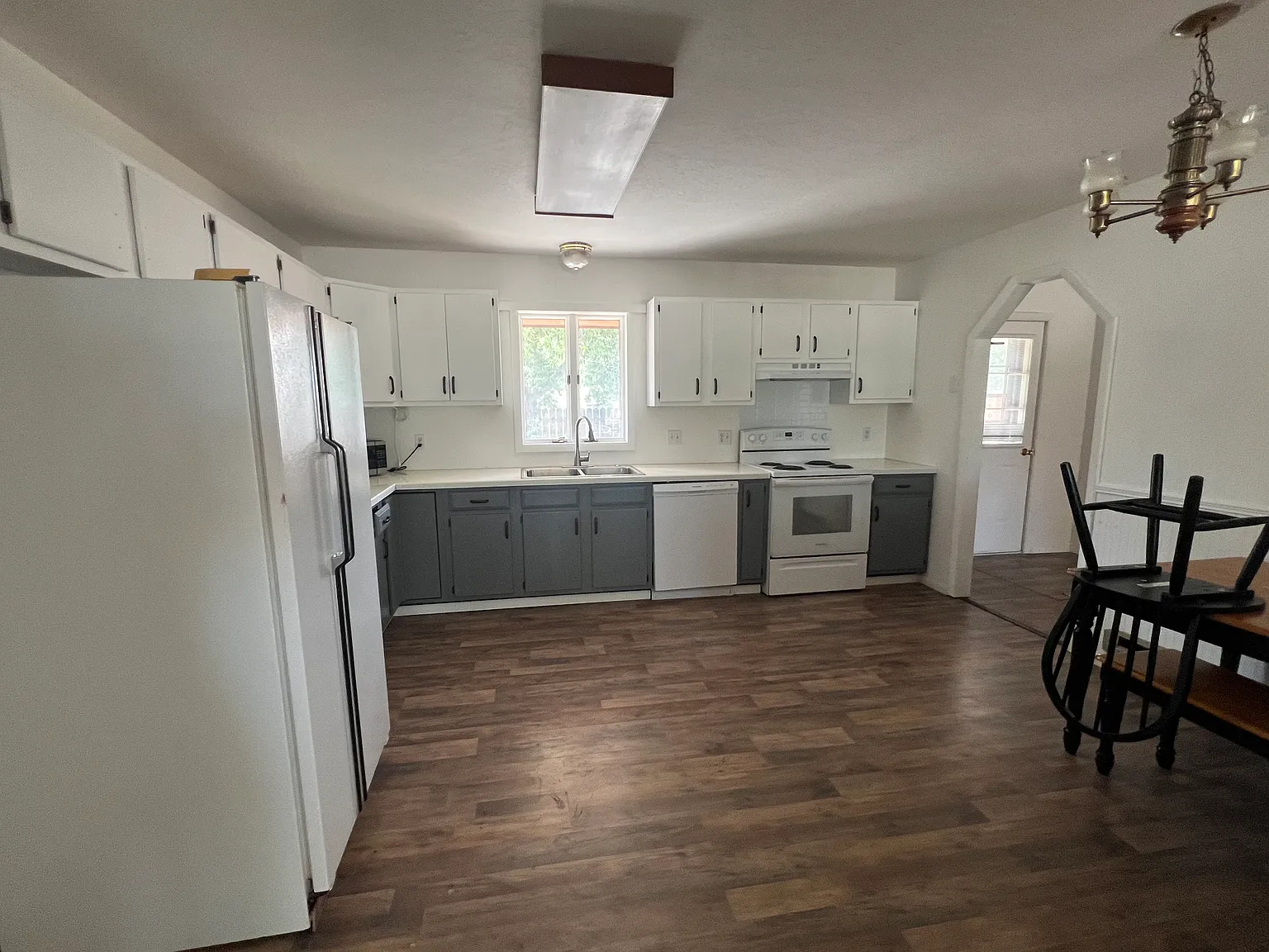 3 bed, 1380 sqft, $2,000 — Photo 3