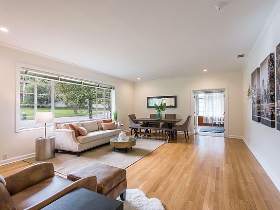 3rd image of 1506 E Crawford Cir